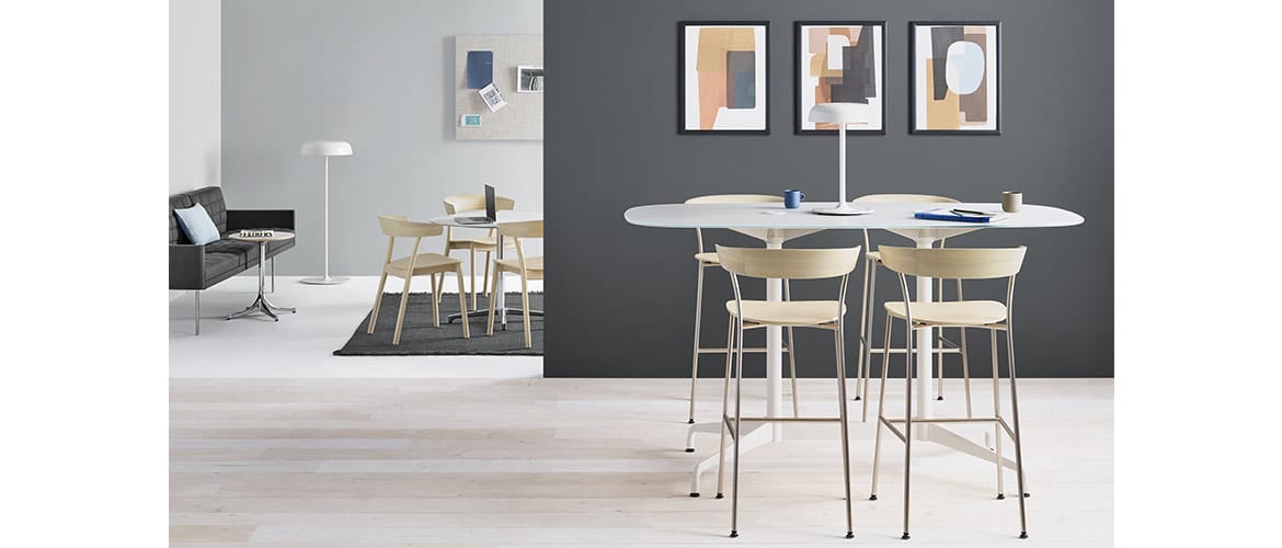 espace-de-travail-avec-ensemble-de-chaises-en-bois-herman-miller-leeway