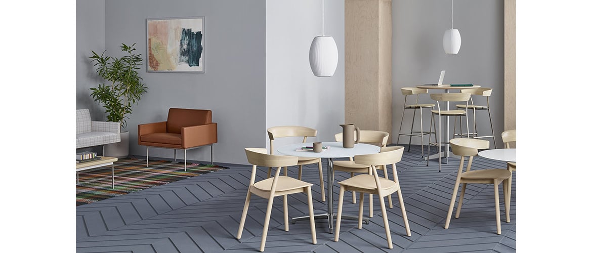 espace-de-travail-avec-ensemble-de-chaises-en-bois-herman-miller-leeway1